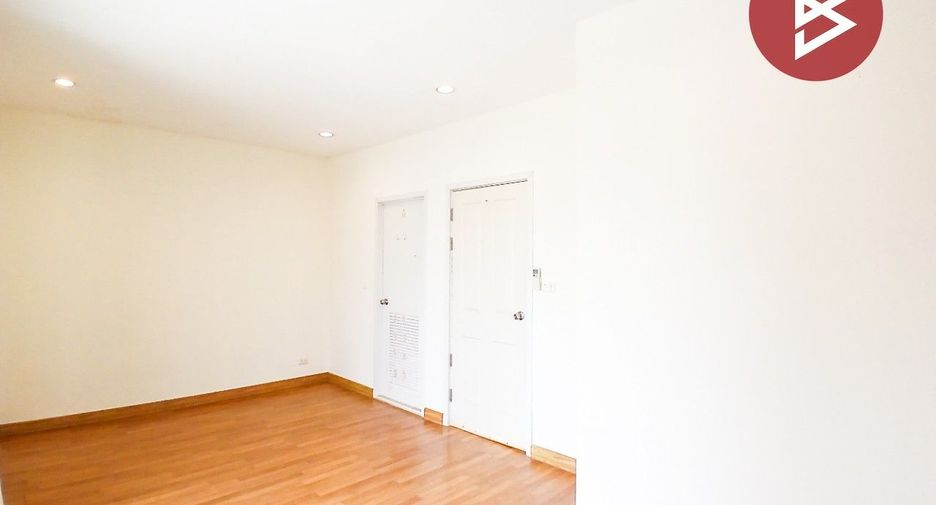 For sale 3 bedrooms townhouse in Prawet, Bangkok