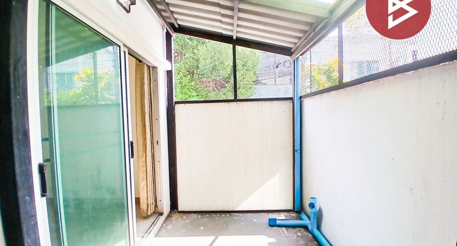 For sale 3 bedrooms townhouse in Prawet, Bangkok