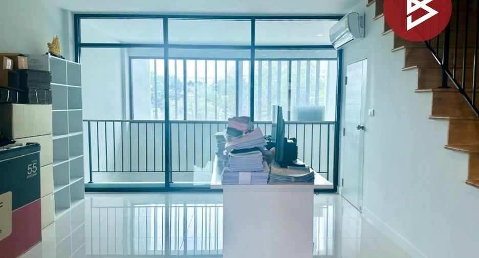 Gewerbefläche zur Miete und zum Kauf mit 3 Zimmer in Bang Kruai, Nonthaburi