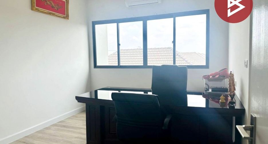Gewerbefläche zur Miete und zum Kauf mit 3 Zimmer in Bang Kruai, Nonthaburi