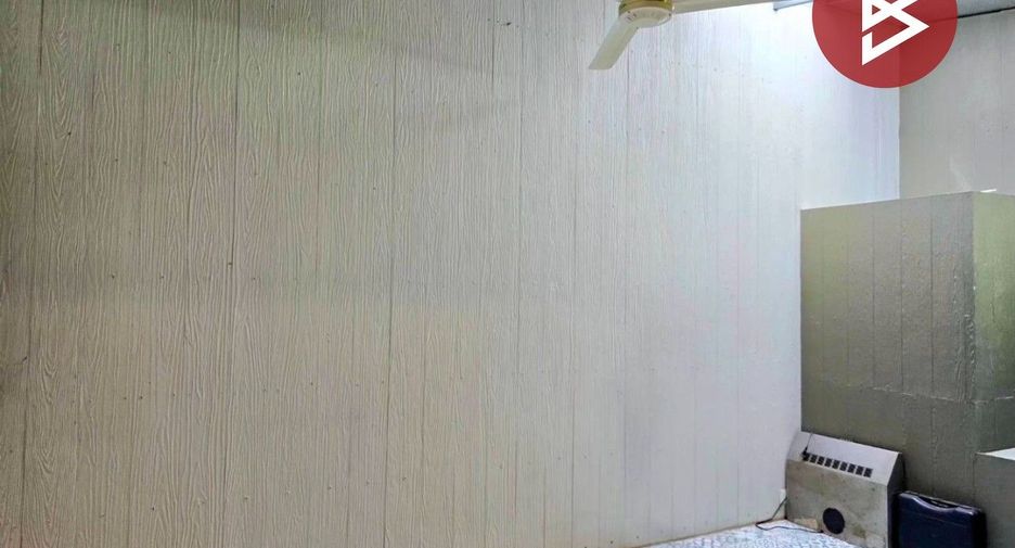 For sale 3 bedrooms townhouse in Sam Phran, Nakhon Pathom