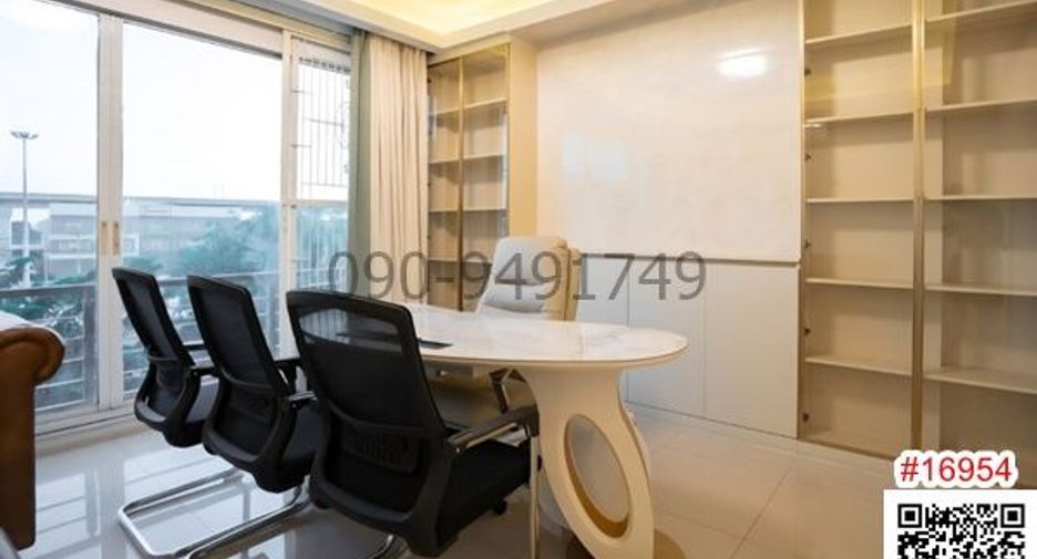 For rent 4 bedrooms retail Space in Lat Krabang, Bangkok