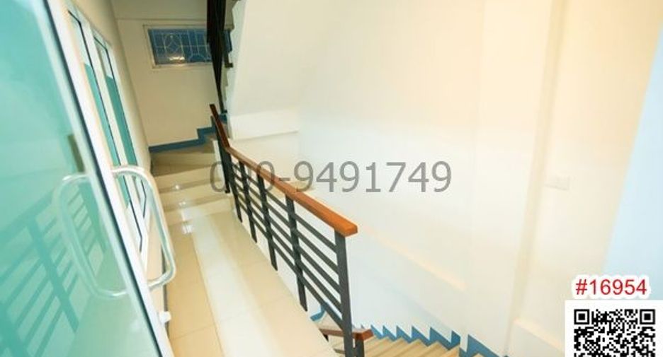 For rent 4 bedrooms retail Space in Lat Krabang, Bangkok