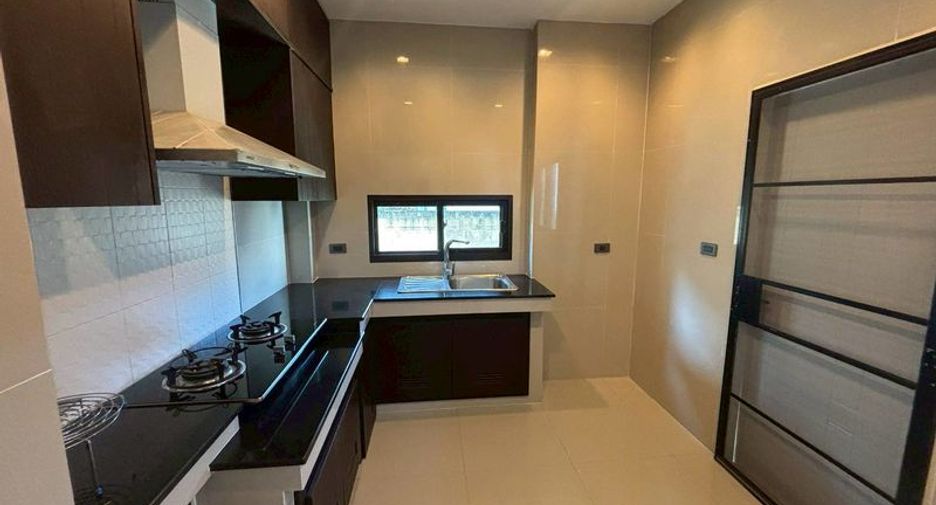 For rent 3 bedrooms house in San Sai, Chiang Mai