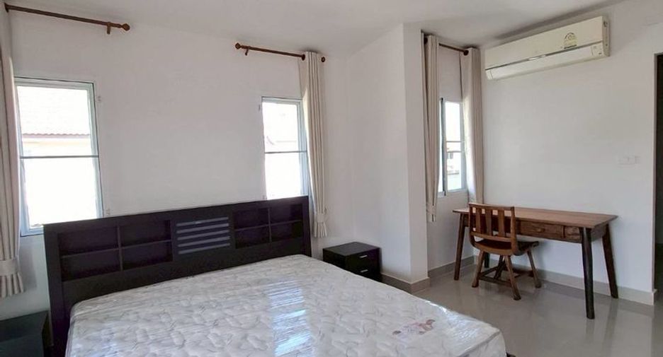 For rent 3 bedrooms house in Mueang Chiang Mai, Chiang Mai