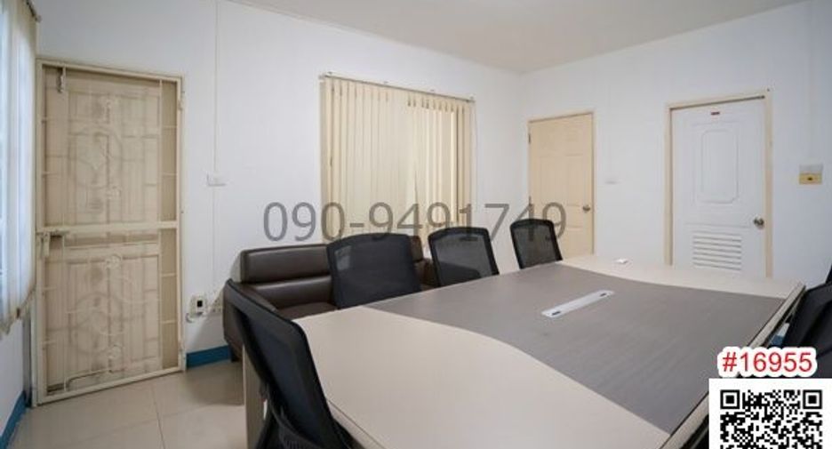 For sale 4 bedrooms retail Space in Lat Krabang, Bangkok
