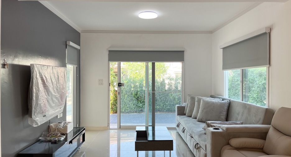 For rent 4 bedrooms house in Bang Bo, Samut Prakan