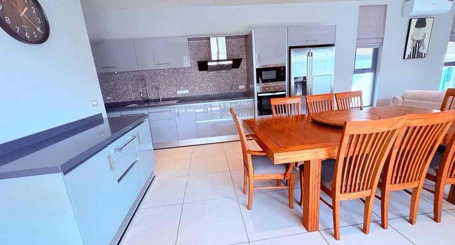 For rent 3 bedrooms villa in Bang Lamung, Chonburi