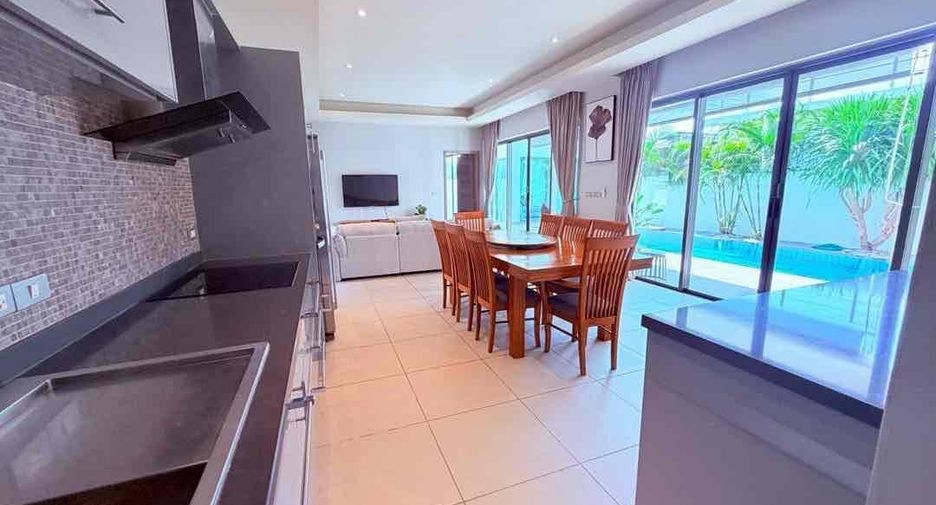 For rent 3 bedrooms villa in Bang Lamung, Chonburi