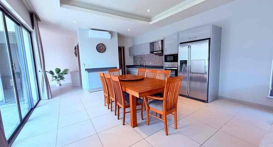 For rent 3 bedrooms villa in Bang Lamung, Chonburi