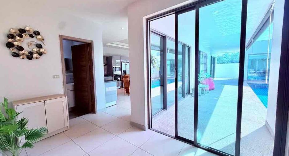 For rent 3 bedrooms villa in Bang Lamung, Chonburi