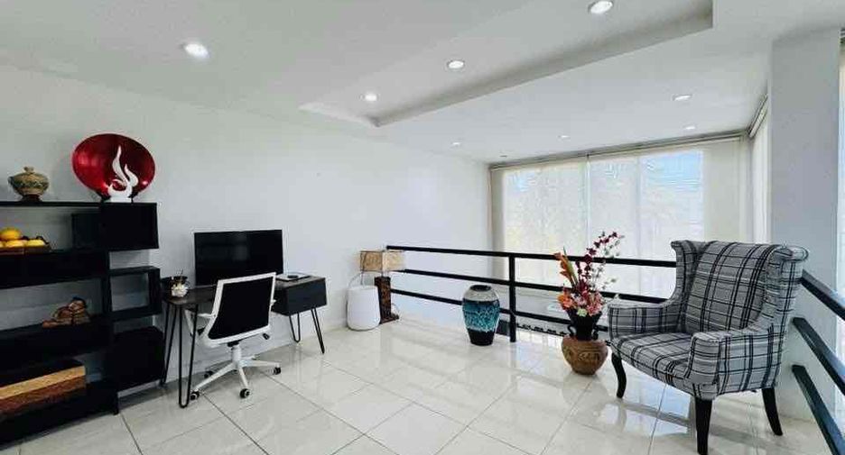 For rent 3 bedrooms villa in Bang Lamung, Chonburi