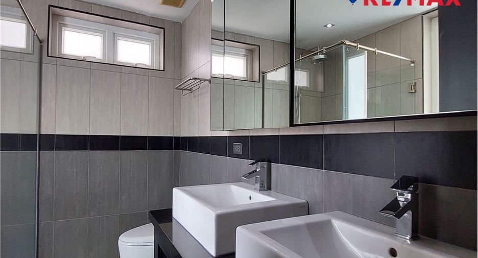 Haus zum Kauf mit 5 Zimmer in Bang Lamung, Chonburi