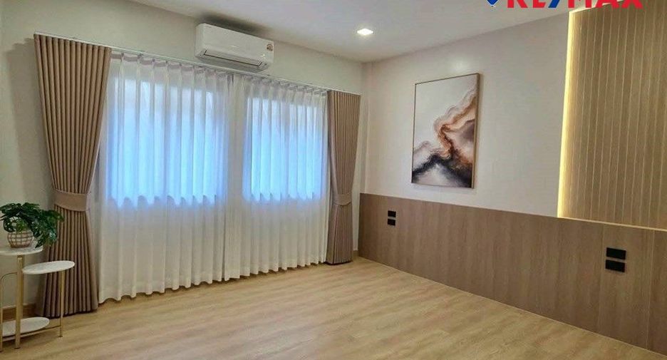 For rent 4 bedrooms house in Bang Lamung, Chonburi