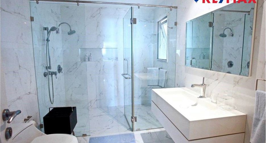 For rent 3 bedrooms condo in Bang Lamung, Chonburi