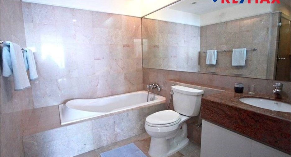 For rent 3 bedrooms condo in Bang Lamung, Chonburi