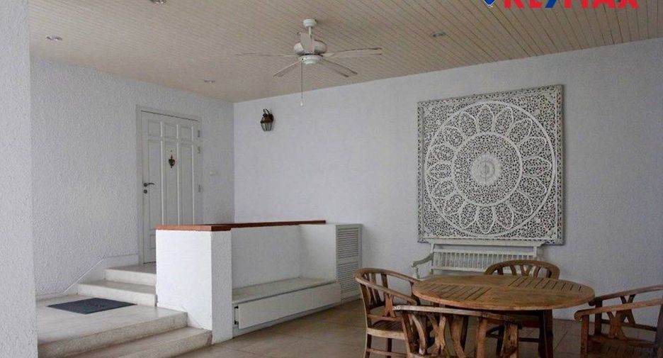 For rent 3 bedrooms condo in Bang Lamung, Chonburi