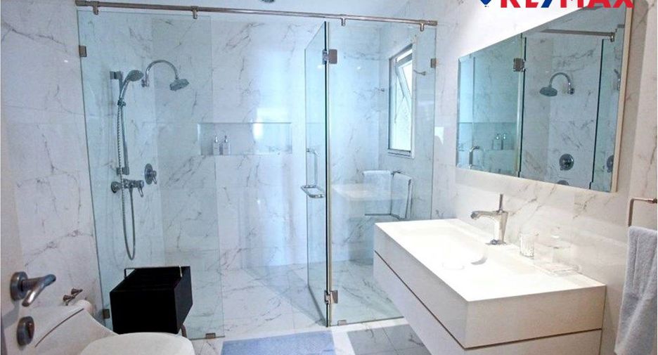 For rent 3 bedrooms condo in Bang Lamung, Chonburi