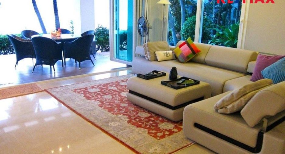 For rent 3 bedrooms condo in Bang Lamung, Chonburi