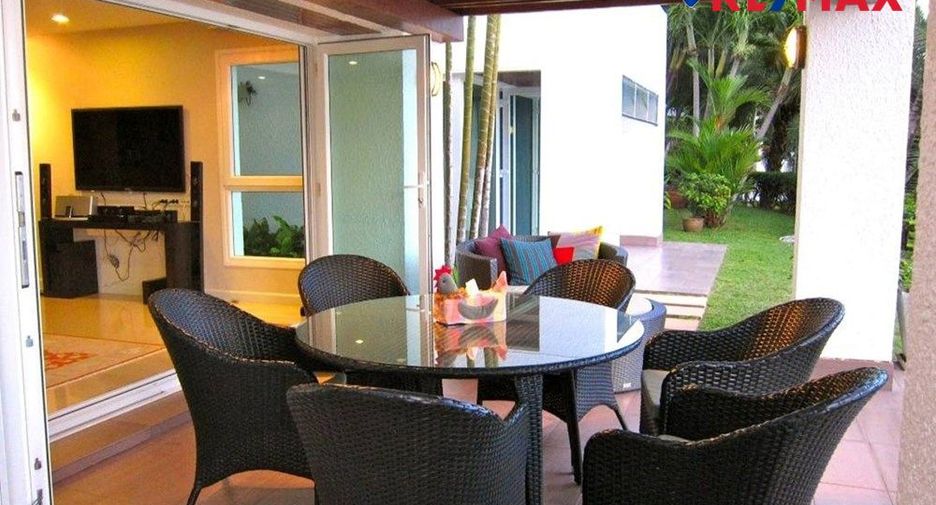 For rent 3 bedrooms condo in Bang Lamung, Chonburi