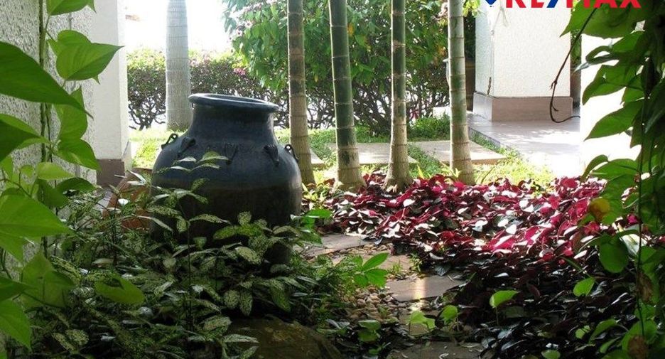 For rent 3 bedrooms condo in Bang Lamung, Chonburi