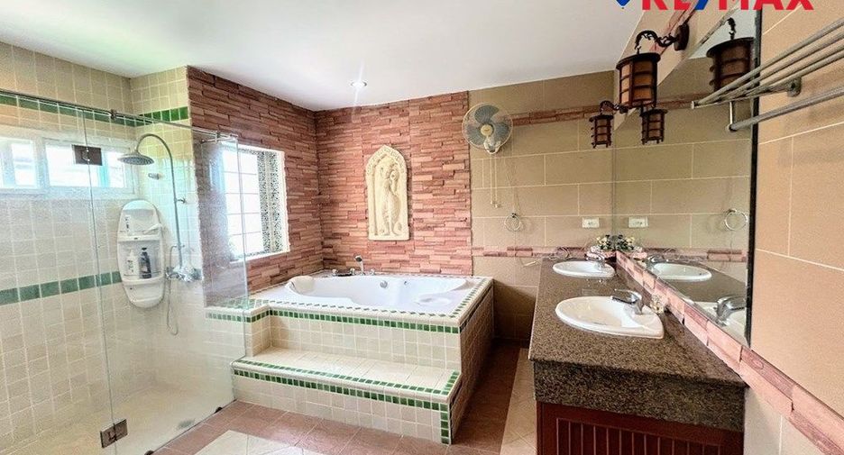 For sale 5 ベッドルーム house in Bang Lamung, Chonburi