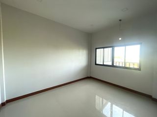 For sale 2 bedrooms townhouse in Ban Khai, Rayong