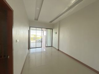 For sale 2 bedrooms townhouse in Ban Khai, Rayong