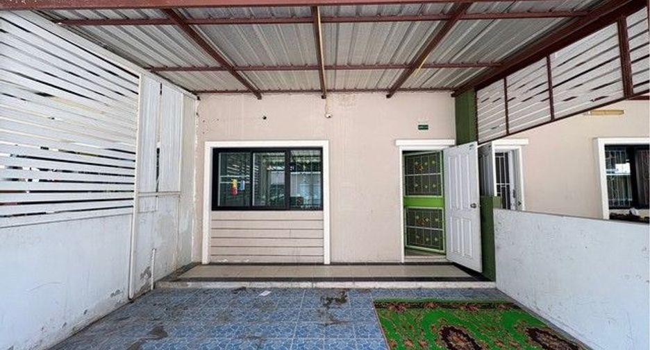 Casa adosada en venta de 2 habitaciones en Pluak Daeng, Rayong