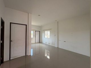 Casa en venta de 2 habitaciones en Ban Khai, Rayong