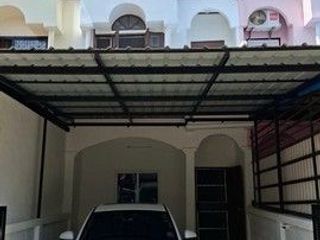 For Rent 2 Bedroom Townhouse In Saphan Sung, Bangkok
