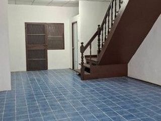 For rent 2 bedrooms townhouse in Saphan Sung, Bangkok