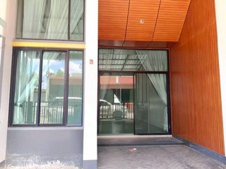 For sale 2 bedrooms townhouse in Ban Khai, Rayong