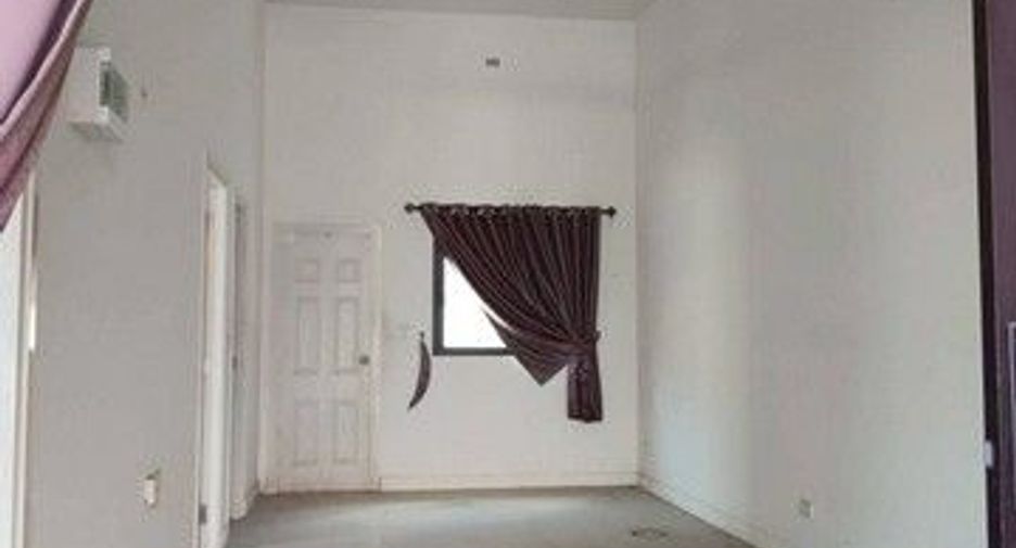 À vendre 2 chambres maison de ville à Ban Khai, Rayong