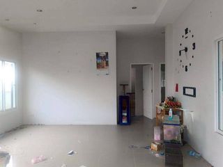 Casa en venta de 3 habitaciones en Ban Khai, Rayong