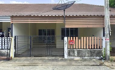 Reihenhaus zum Kauf mit 2 Zimmer in Pluak Daeng, Rayong