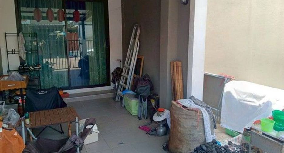 Casa adosada en venta de 2 habitaciones en Ban Khai, Rayong