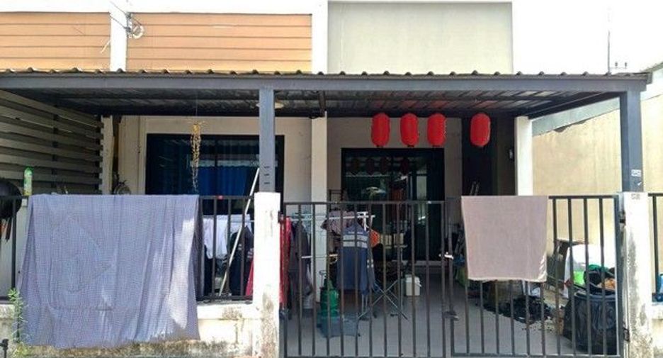 Casa adosada en venta de 2 habitaciones en Ban Khai, Rayong