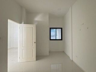 For sale 2 bedrooms townhouse in Ban Khai, Rayong