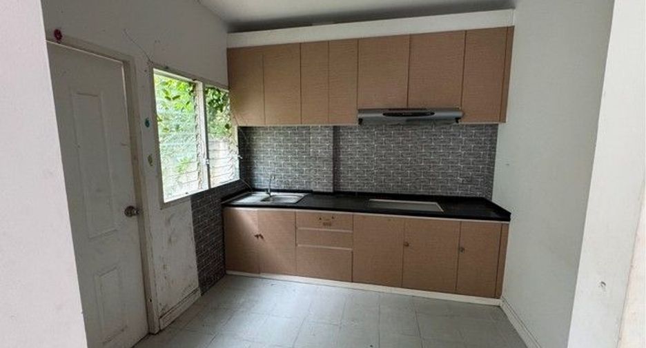 For sale 3 bedrooms townhouse in Mueang Chon Buri, Chonburi