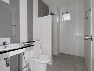 Casa en venta de 3 habitaciones en Ban Khai, Rayong