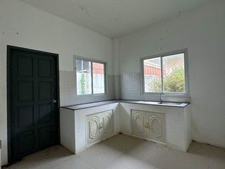 Casa en venta de 2 habitaciones en Ban Khai, Rayong