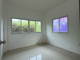 Casa en venta de 2 habitaciones en Ban Khai, Rayong