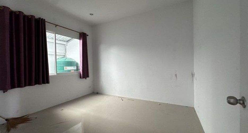 For sale 2 bedrooms townhouse in Ban Khai, Rayong