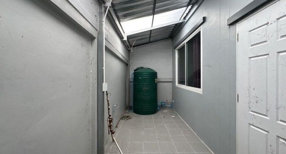 For sale 2 bedrooms townhouse in Ban Khai, Rayong