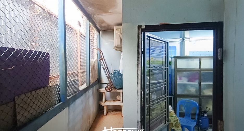 For sale 2 bedrooms townhouse in Don Mueang, Bangkok