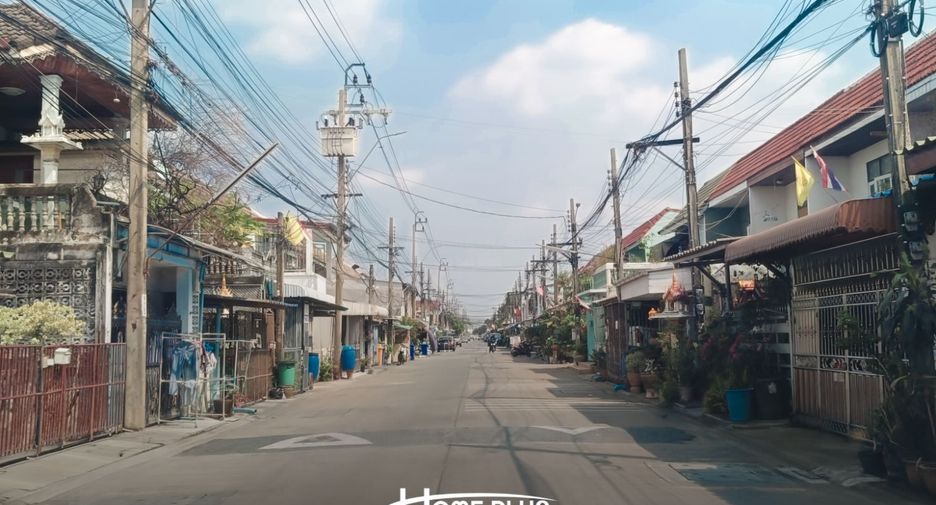 For sale 2 bedrooms townhouse in Don Mueang, Bangkok