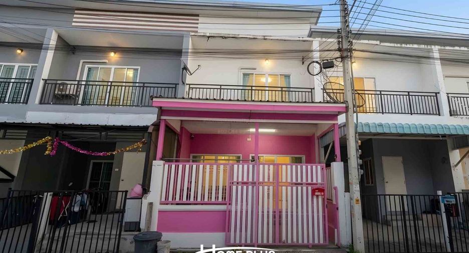 For sale 3 bedrooms townhouse in Sam Phran, Nakhon Pathom