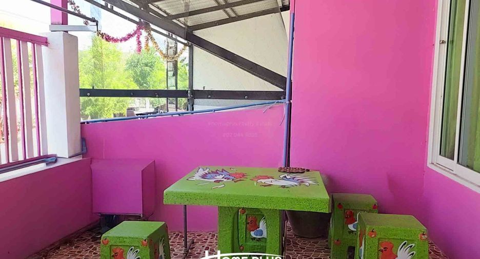 For sale 3 bedrooms townhouse in Sam Phran, Nakhon Pathom