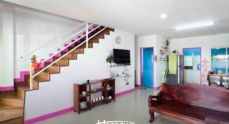 For sale 3 bedrooms townhouse in Sam Phran, Nakhon Pathom
